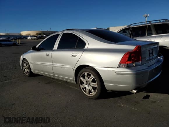 ✅ 2005 Volvo S60 • VIN: YV1RS592752462788 • Lot: 86991445. Wystawiony na Copart z przebiegiem 181 463 mil. Bezpłatny archiwum sprzedaży aukcyjnych z USA i szczegółowy raport historii pojazdu na DreamBid. Zdjęcie 2.
