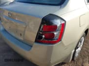 ✅ 2008 Nissan Sentra S • VIN: 3N1AB61EX8L708317 • Лот: 43724321. Опубликован ранее на IAAI с пробегом 205 259 миль. Бесплатный доступ к архиву аукционных продаж из США и подробный отчёт об истории автомобиля на DreamBid. Изображение 13.