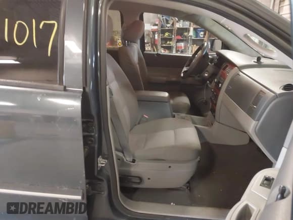 ✅ 2008 Dodge Durango SLT • VIN: 1D8HD48208F149247 • Lot: 42041017. Listed on IAAI with 209,946 mi. Free auction sales archive from the USA and detailed vehicle history report at DreamBid. Image 5.