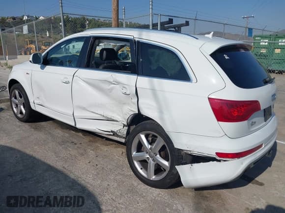 ✅ 2014 Audi Q7 S line Prestige • VIN: WA1DGAFE2ED010013 • Лот: 42454744. Опубликован ранее на IAAI с пробегом Не указан. Бесплатный доступ к архиву аукционных продаж из США и подробный отчёт об истории автомобиля на DreamBid. Изображение 6.