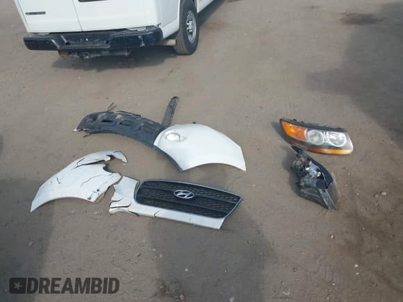 ✅ 2009 Hyundai Santa Fe Limited • VIN: 5NMSH13E09H268039 • Lot: 43637698. Listed on IAAI with 150,291 mi. Free auction sales archive from the USA and detailed vehicle history report at DreamBid. Image 12.