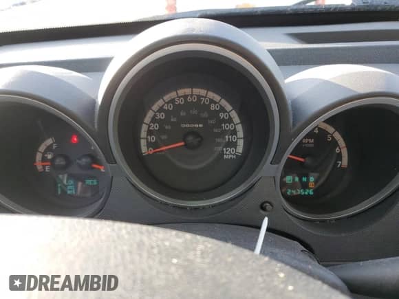 2010 Dodge Nitro SXT z VIN 1D4PU5GK4AW127309, wystawiony jako Copart lot #77405514 z przebiegiem 247 526 mil mil oraz Czysty tytuł • Clean title. Historia ofert i sprzedaży dostępna na DreamBid. Obrazek 9.