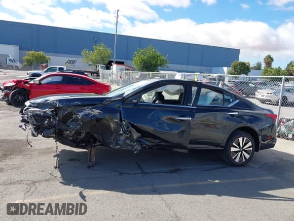 ✅ 2022 Nissan Altima SV • VIN: 1N4BL4DV9NN341135 • Lot: 43531169. Wystawiony na IAAI z przebiegiem 82 343 mil. Bezpłatny archiwum sprzedaży aukcyjnych z USA i szczegółowy raport historii pojazdu na DreamBid. Zdjęcie 13.