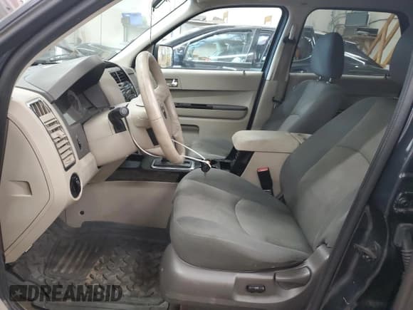 ✅ 2008 Mazda Tribute Touring • VIN: 4F2CZ02Z48KM17202 • Lot: 83758425. Wystawiony na Copart z przebiegiem 141 854 mil. Bezpłatny archiwum sprzedaży aukcyjnych z USA i szczegółowy raport historii pojazdu na DreamBid. Zdjęcie 7.