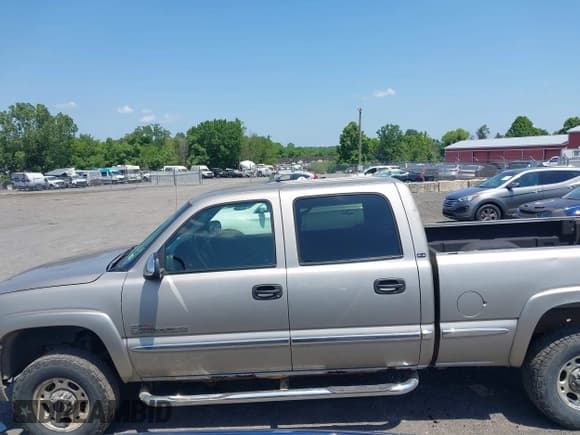 ✅ 2002 GMC Sierra 2500HD SLE • VIN: 1GTHK23112F233463 • Lot: 42576849. Wystawiony na IAAI z przebiegiem 391 992 mil. Bezpłatny archiwum sprzedaży aukcyjnych z USA i szczegółowy raport historii pojazdu na DreamBid. Zdjęcie 14.