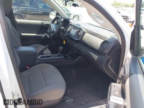 ✅ 2017 Toyota Tacoma SR • VIN: 5TFRX5GN2HX095861 • Lot: 42578337. Wystawiony na IAAI z przebiegiem 215 652 mil. Bezpłatny archiwum sprzedaży aukcyjnych z USA i szczegółowy raport historii pojazdu na DreamBid. Zdjęcie 5.