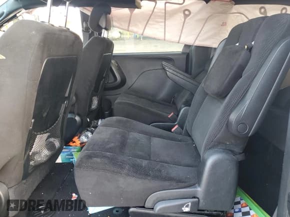 ✅ 2016 Dodge Grand Caravan SE • VIN: 2C4RDGBG3GR335459 • Lot: 68594195. Wystawiony na Copart z przebiegiem 104 970 mil. Bezpłatny archiwum sprzedaży aukcyjnych z USA i szczegółowy raport historii pojazdu na DreamBid. Zdjęcie 11.