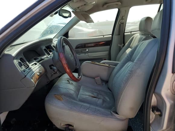 ✅ 2005 Mercury Grand Marquis LS Premium • VIN: 2MEFM75W65X611436 • Лот: 86815885. Опубликован ранее на Copart с пробегом Не указан. Бесплатный доступ к архиву аукционных продаж из США и подробный отчёт об истории автомобиля на DreamBid. Изображение 7.