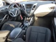 ✅ 2016 Hyundai Veloster • VIN: KMHTC6AD3GU270010 • Lot: 83440264. Wystawiony na Copart z przebiegiem 96 314 mil. Bezpłatny archiwum sprzedaży aukcyjnych z USA i szczegółowy raport historii pojazdu na DreamBid. Zdjęcie 8.