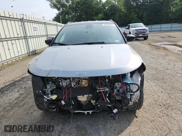 ✅ 2023 Jeep Compass Limited • VIN: 3C4NJDCN2PT509408 • Лот: 70182975. Опубликован ранее на Copart с пробегом 47 519 миль. Бесплатный доступ к архиву аукционных продаж из США и подробный отчёт об истории автомобиля на DreamBid. Изображение 5.