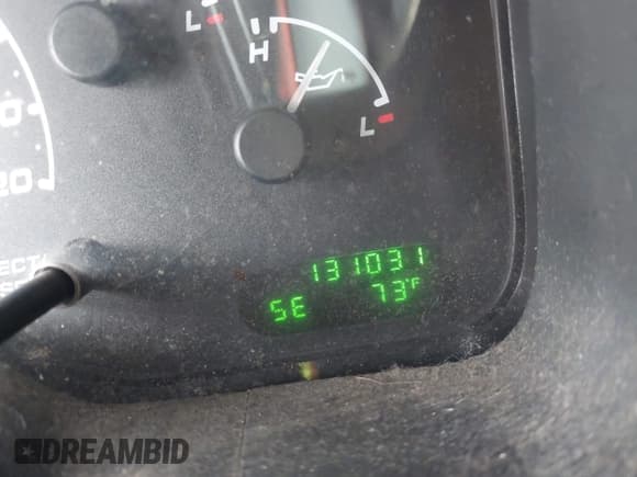 ✅ 2002 Ford Explorer XLT • VIN: 1FMZU63E02ZA54219 • Lot: 43514870. Wystawiony na IAAI z przebiegiem 131 031 mil. Bezpłatny archiwum sprzedaży aukcyjnych z USA i szczegółowy raport historii pojazdu na DreamBid. Zdjęcie 7.