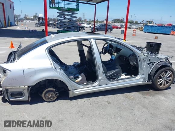 ✅ 2015 Infiniti Q40 • VIN: JN1CV6APXFM502953 • Лот: 42837847. Опубликован ранее на IAAI с пробегом Не указан. Бесплатный доступ к архиву аукционных продаж из США и подробный отчёт об истории автомобиля на DreamBid. Изображение 13.