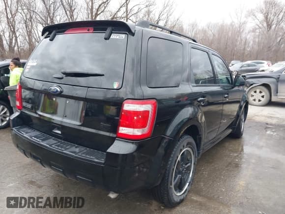 ✅ 2011 Ford Escape XLT • VIN: 1FMCU9DG7BKB03271 • Лот: 41711731. Опубликован ранее на IAAI с пробегом 139 135 миль. Бесплатный доступ к архиву аукционных продаж из США и подробный отчёт об истории автомобиля на DreamBid. Изображение 4.