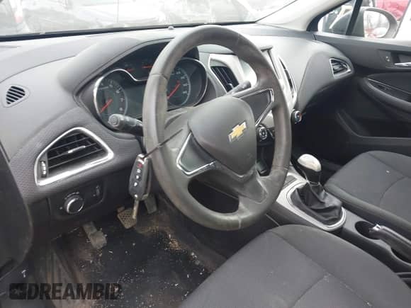 2017 Chevrolet Cruze LS с VIN 1G1BB5SM4H7267153, выставлен на аукционе IAAI как лот 42002894 с пробегом 77 929 миль миль и . История ставок и продаж доступна на DreamBid. Изображение 11.