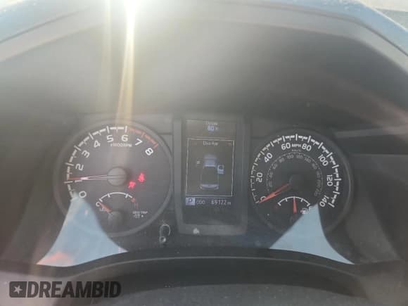 ✅ 2019 Toyota Tacoma SR5 • VIN: 5TFSZ5AN6KX199684 • Lot: 89827315. Listed on Copart with 69,122 mi. Free auction sales archive from the USA and detailed vehicle history report at DreamBid. Image 9.