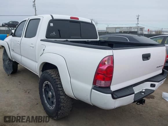 ✅ 2006 Toyota Tacoma PreRunner • VIN: 5TEJU62N36Z244898 • Lot: 41551832. Listed on IAAI with 227,726 mi. Free auction sales archive from the USA and detailed vehicle history report at DreamBid. Image 3.