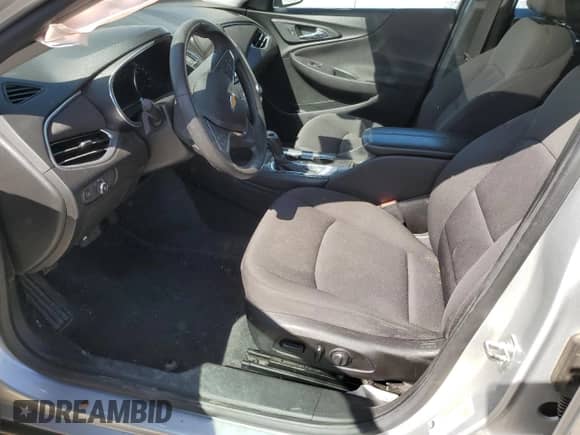 2018 Chevrolet Malibu LT z VIN 1G1ZD5ST6JF274486, wystawiony jako Copart lot #53318805 z przebiegiem 87 822 mil mil oraz Szkoda całkowita • Salvage title. Historia ofert i sprzedaży dostępna na DreamBid. Obrazek 7.