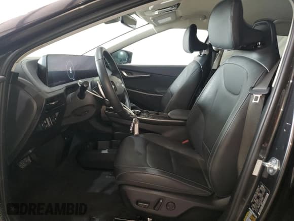 ✅ 2023 Kia EV6 Wind • VIN: KNDC34LA3P5128911 • Лот: 67676254. Опубликован ранее на Copart с пробегом 33 847 миль. Бесплатный доступ к архиву аукционных продаж из США и подробный отчёт об истории автомобиля на DreamBid. Изображение 7.