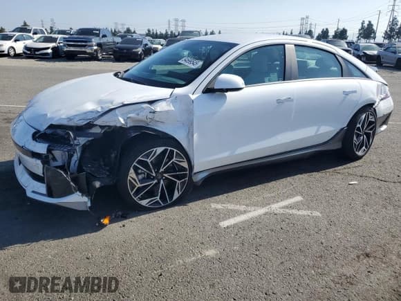 ✅ 2025 Hyundai Ioniq 6 SEL • VIN: KMHM34AA1SA085902 • Lot: 84699545. Listed on Copart with 8,637 mi. Free auction sales archive from the USA and detailed vehicle history report at DreamBid. Image 1.
