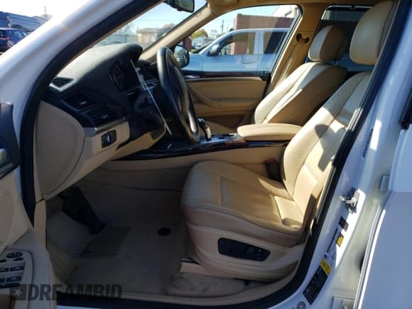 ✅ 2011 BMW X5 35d • VIN: 5UXZW0C5XBL371082 • Lot: 87466965. Listed on Copart with 178,999 mi. Free auction sales archive from the USA and detailed vehicle history report at DreamBid. Image 7.
