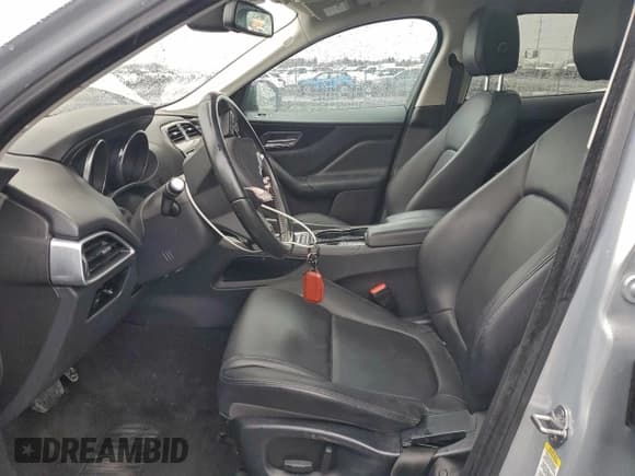 ✅ 2017 Jaguar F-Pace 20d Premium • VIN: SADCJ2BN2HA091832 • Lot: 94905125. Wystawiony na Copart z przebiegiem 76 957 mil. Bezpłatny archiwum sprzedaży aukcyjnych z USA i szczegółowy raport historii pojazdu na DreamBid. Zdjęcie 7.