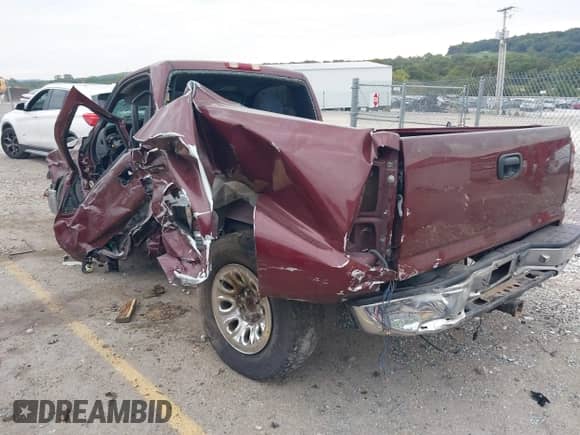 2002 Chevrolet Silverado 1500 with VIN 1GCEC14V62Z128248, listed as a IAAI auction lot 43125043 with 200,798 mi miles and . Bid and sale history available at DreamBid. Image 3.