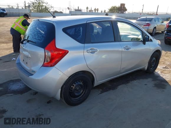 ✅ 2014 Nissan Note S • VIN: 3N1CE2CPXEL399189 • Lot: 43908899. Wystawiony na IAAI z przebiegiem 216 266 mil. Bezpłatny archiwum sprzedaży aukcyjnych z USA i szczegółowy raport historii pojazdu na DreamBid. Zdjęcie 4.