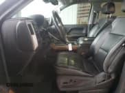 ✅ 2018 Chevrolet Silverado 1500 High Country • VIN: 3GCUKTEC5JG638273 • Lot: 82707955. Wystawiony na Copart z przebiegiem 90 093 mil. Bezpłatny archiwum sprzedaży aukcyjnych z USA i szczegółowy raport historii pojazdu na DreamBid. Zdjęcie 7.