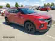 2020 Chevrolet Blazer RS z VIN 3GNKBERS0LS655168, wystawiony jako Copart lot #67108845 z przebiegiem 80 504 mil mil oraz Szkoda całkowita • Salvage title. Historia ofert i sprzedaży dostępna na DreamBid. Obrazek 4.