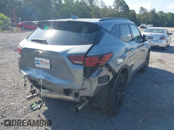 ✅ 2024 Chevrolet Blazer LT • VIN: 3GNKBDR47RS181725 • Lot: 42534532. Listed on IAAI with 26,004 mi. Free auction sales archive from the USA and detailed vehicle history report at DreamBid. Image 4.