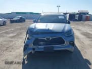 ✅ 2023 Toyota Highlander L • VIN: 5TDKDRAH9PS002343 • Lot: 41607915. Wystawiony na IAAI z przebiegiem 105 237 mil. Bezpłatny archiwum sprzedaży aukcyjnych z USA i szczegółowy raport historii pojazdu na DreamBid. Zdjęcie 12.