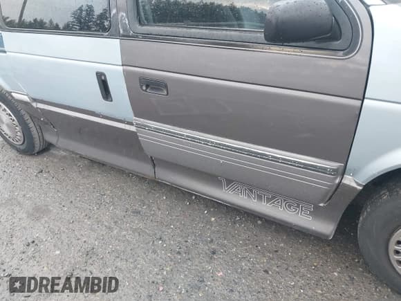 ✅ 1992 Plymouth Grand Voyager • VIN: 1P4GH54R1NX324873 • Лот: 43320763. Опубликован ранее на IAAI с пробегом 132 214 миль. Бесплатный доступ к архиву аукционных продаж из США и подробный отчёт об истории автомобиля на DreamBid. Изображение 6.