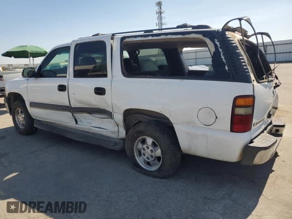 ✅ 2002 Chevrolet Suburban LS • VIN: 1GNEC16T82J219779 • Лот: 61617045. Опубликован ранее на Copart с пробегом 307 726 миль. Бесплатный доступ к архиву аукционных продаж из США и подробный отчёт об истории автомобиля на DreamBid. Изображение 2.