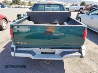 ✅ 1996 Chevrolet S-10 LS • VIN: 1GCDT19W9T8222080 • Лот: 69825904. Опубликован ранее на Copart с пробегом 166 131 миль. Бесплатный доступ к архиву аукционных продаж из США и подробный отчёт об истории автомобиля на DreamBid. Изображение 6.