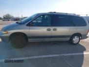 ✅ 2000 Dodge Caravan SE • VIN: 1B4GP44R1YB742608 • Lot: 43735020. Listed on IAAI with 110,611 mi. Free auction sales archive from the USA and detailed vehicle history report at DreamBid. Image 14.