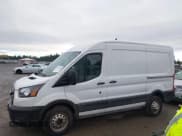 ✅ 2020 Ford Transit Cargo • VIN: 1FTBR2C82LKB13324 • Lot: 43700878. Wystawiony na IAAI z przebiegiem 130 774 mil. Bezpłatny archiwum sprzedaży aukcyjnych z USA i szczegółowy raport historii pojazdu na DreamBid. Zdjęcie 14.