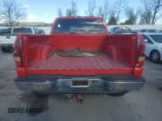 ✅ 2004 Chevrolet Silverado 2500HD LS • VIN: 1GCHK29U24E111656 • Lot: 90936125. Wystawiony na Copart z przebiegiem 196 065 mil. Bezpłatny archiwum sprzedaży aukcyjnych z USA i szczegółowy raport historii pojazdu na DreamBid. Zdjęcie 6.