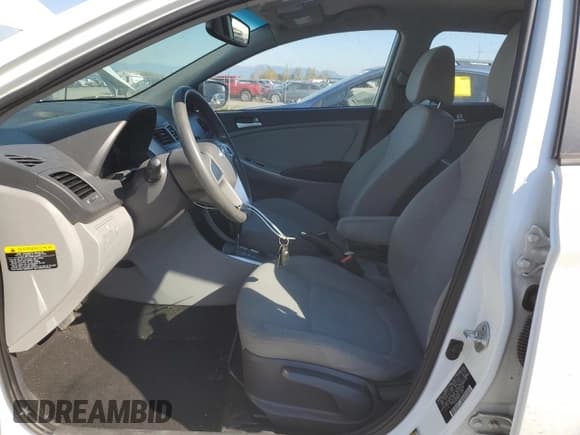 ✅ 2013 Hyundai Accent GS • VIN: KMHCT5AE4DU126299 • Лот: 74124494. Опубликован ранее на Copart с пробегом 126 452 миль. Бесплатный доступ к архиву аукционных продаж из США и подробный отчёт об истории автомобиля на DreamBid. Изображение 7.