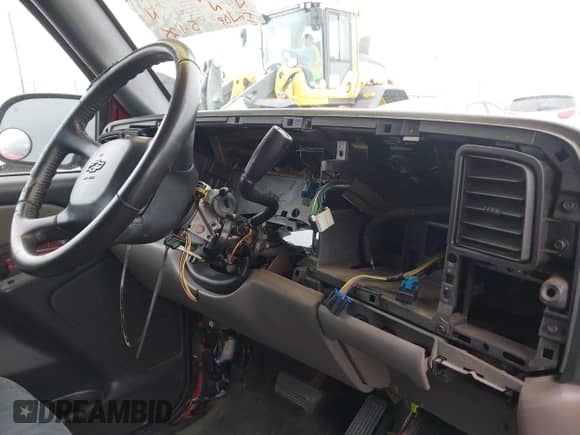 2000 Chevrolet Suburban LT с VIN 3GNFK16T4YG152972, выставлен на аукционе IAAI как лот 42171645 с пробегом Не указан миль и . История ставок и продаж доступна на DreamBid. Изображение 6.