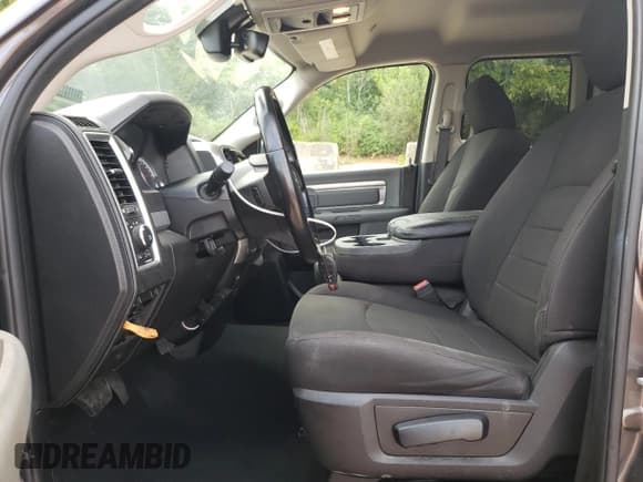 ✅ 2020 Ram 1500 Warlock • VIN: 1C6RR7GT0LS120659 • Lot: 63681375. Wystawiony na Copart z przebiegiem 133 195 mil. Bezpłatny archiwum sprzedaży aukcyjnych z USA i szczegółowy raport historii pojazdu na DreamBid. Zdjęcie 7.