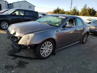 ✅ 2012 Cadillac CTS • VIN: 1G6DA5E5XC0147126 • Lot: 82615155. Wystawiony na Copart z przebiegiem 131 818 mil. Bezpłatny archiwum sprzedaży aukcyjnych z USA i szczegółowy raport historii pojazdu na DreamBid. Zdjęcie 1.