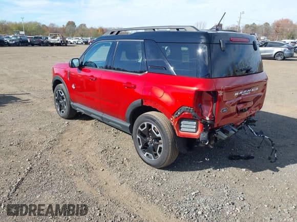 ✅ 2022 Ford Bronco Sport Outer Banks • VIN: 3FMCR9C68NRD13825 • Lot: 43620374. Wystawiony na IAAI z przebiegiem 40 181 mil. Bezpłatny archiwum sprzedaży aukcyjnych z USA i szczegółowy raport historii pojazdu na DreamBid. Zdjęcie 3.