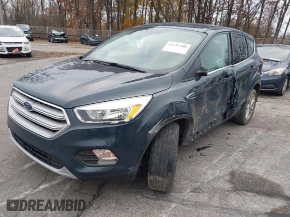✅ 2019 Ford Escape SE • VIN: 1FMCU0GD5KUB97930 • Lot: 43737106. Wystawiony na IAAI z przebiegiem 181 175 mil. Bezpłatny archiwum sprzedaży aukcyjnych z USA i szczegółowy raport historii pojazdu na DreamBid. Zdjęcie 2.