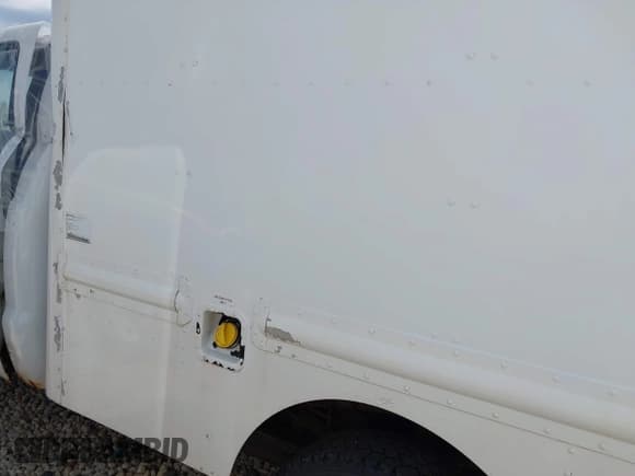 ✅ 2015 Ford F-250 XL • VIN: 1FDBF2B60FED21726 • Lot: 42459683. Wystawiony na IAAI z przebiegiem 355 935 mil. Bezpłatny archiwum sprzedaży aukcyjnych z USA i szczegółowy raport historii pojazdu na DreamBid. Zdjęcie 13.