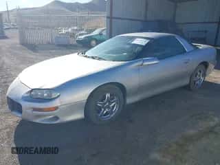 1998 Chevrolet Camaro z VIN 2G1FP22K9W2144033, wystawiony jako IAAI lot #41609148 z przebiegiem 164 616 mil mil oraz . Historia ofert i sprzedaży dostępna na DreamBid. Obrazek 2.