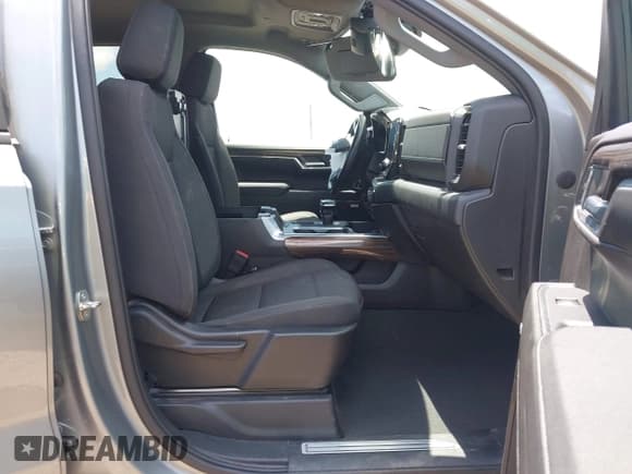 ✅ 2023 Chevrolet Silverado 1500 RST • VIN: 2GCUDEED9P1130064 • Лот: 42886284. Опубликован ранее на IAAI с пробегом 26 700 миль. Бесплатный доступ к архиву аукционных продаж из США и подробный отчёт об истории автомобиля на DreamBid. Изображение 5.