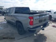 ✅ 2023 Chevrolet Silverado 1500 Custom • VIN: 1GCPABEK6PZ150802 • Lot: 43281753. Wystawiony na IAAI z przebiegiem 51 302 mil. Bezpłatny archiwum sprzedaży aukcyjnych z USA i szczegółowy raport historii pojazdu na DreamBid. Zdjęcie 3.