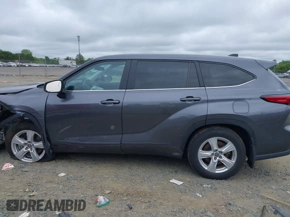 ✅ 2023 Toyota Highlander Hybrid LE • VIN: 5TDZARAH3PS526191 • Lot: 42212602. Listed on IAAI with 31,810 mi. Free auction sales archive from the USA and detailed vehicle history report at DreamBid. Image 15.
