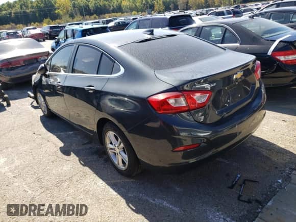 ✅ 2018 Chevrolet Cruze LT • VIN: 1G1BE5SM9J7178014 • Lot: 61010912. Wystawiony na Copart z przebiegiem 82 527 mil mil. Skorzystaj z bezpłatnego archiwum sprzedaży aukcyjnych z USA i zobacz szczegółowy raport historii pojazdu na DreamBid. Zdjęcie 3.