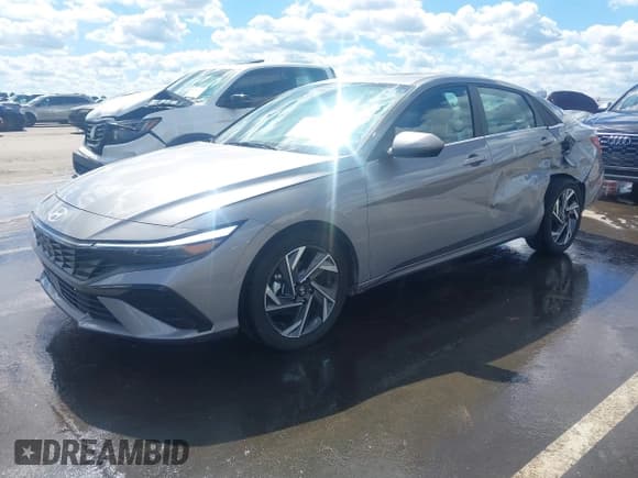 ✅ 2025 Hyundai Elantra SEL Convenience • VIN: KMHLS4DG3SU935865 • Лот: 43255381. Опубликован ранее на IAAI с пробегом 5 020 миль. Бесплатный доступ к архиву аукционных продаж из США и подробный отчёт об истории автомобиля на DreamBid. Изображение 2.